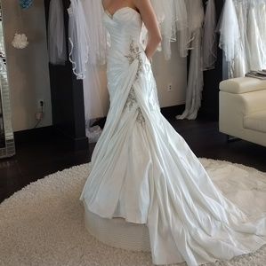 Brand New Wedding Dress with original tag Size 12